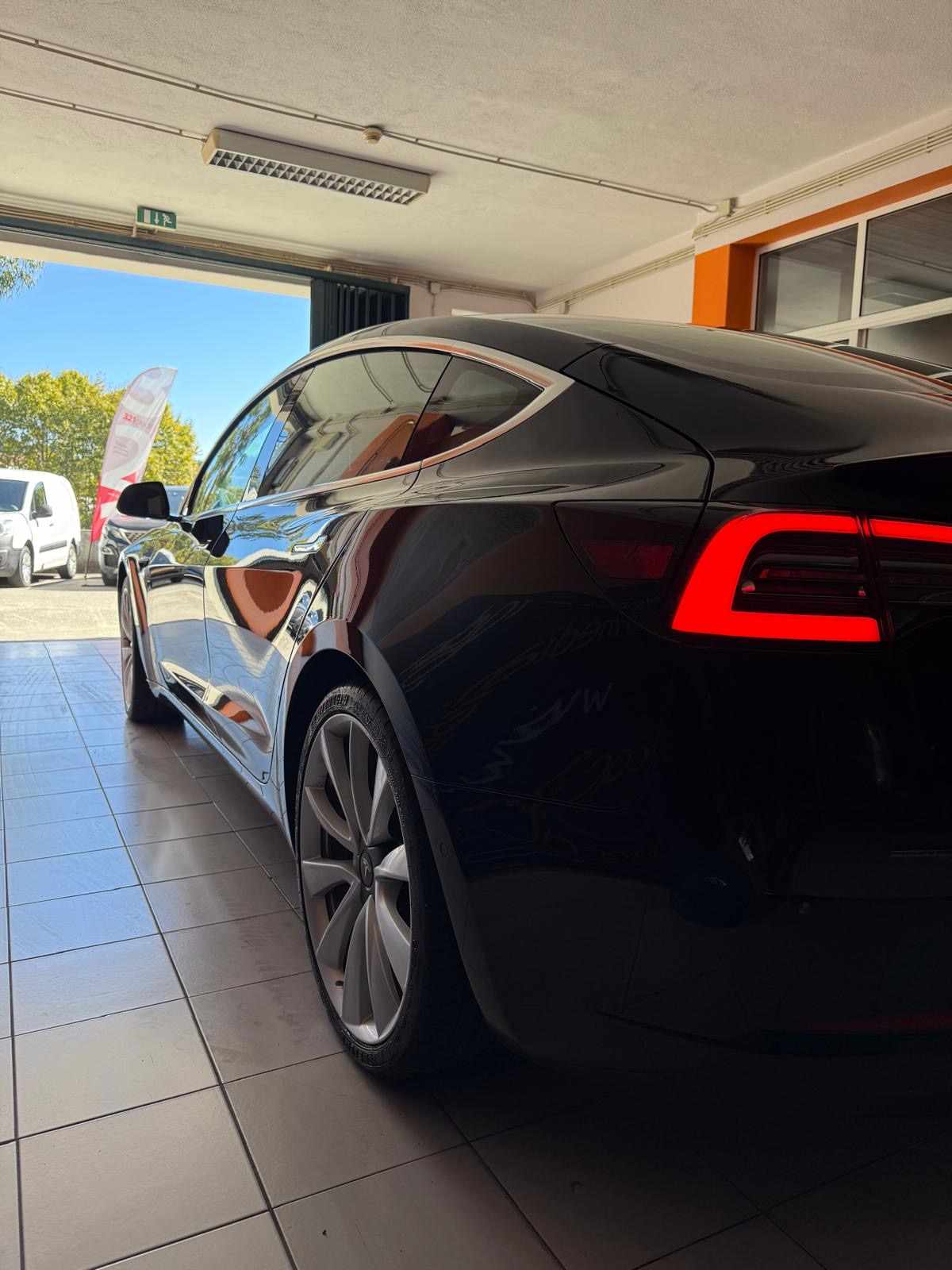 tesla-model-3-performance-2019-eletrico