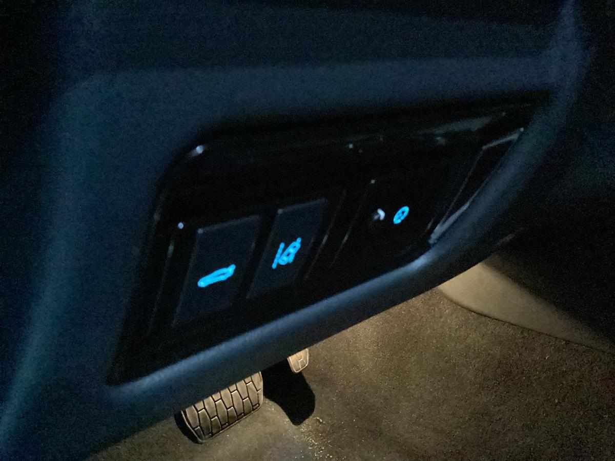 jaguar-xe-2-0-e-performance-2018-diesel-1999cc