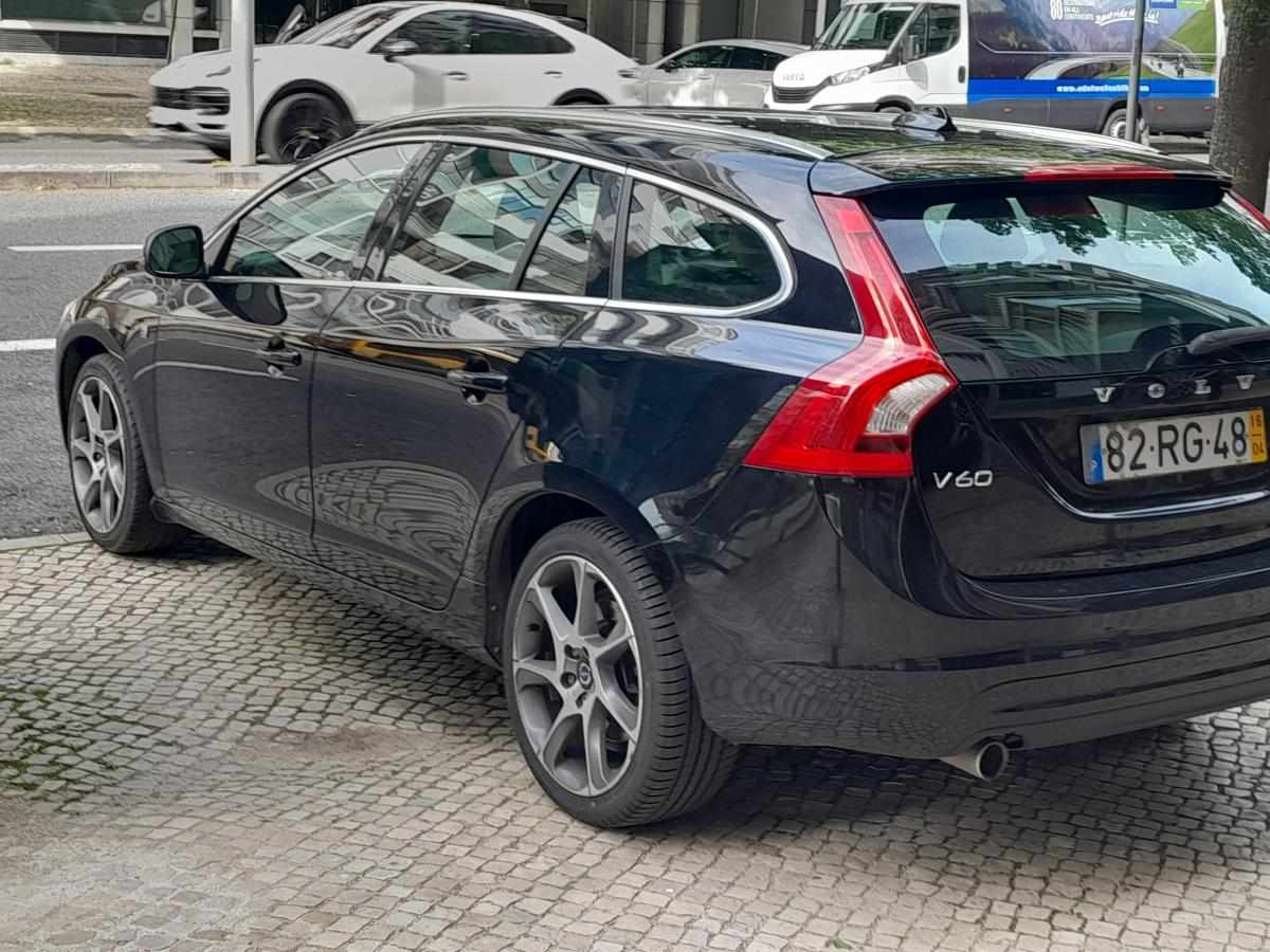 volvo-v60-d4-2-0-2016-diesel-2000cc
