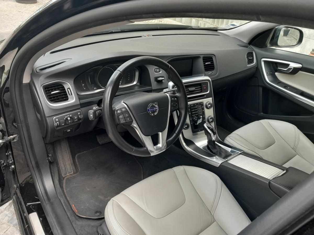 volvo-v60-d4-2-0-2016-diesel-2000cc