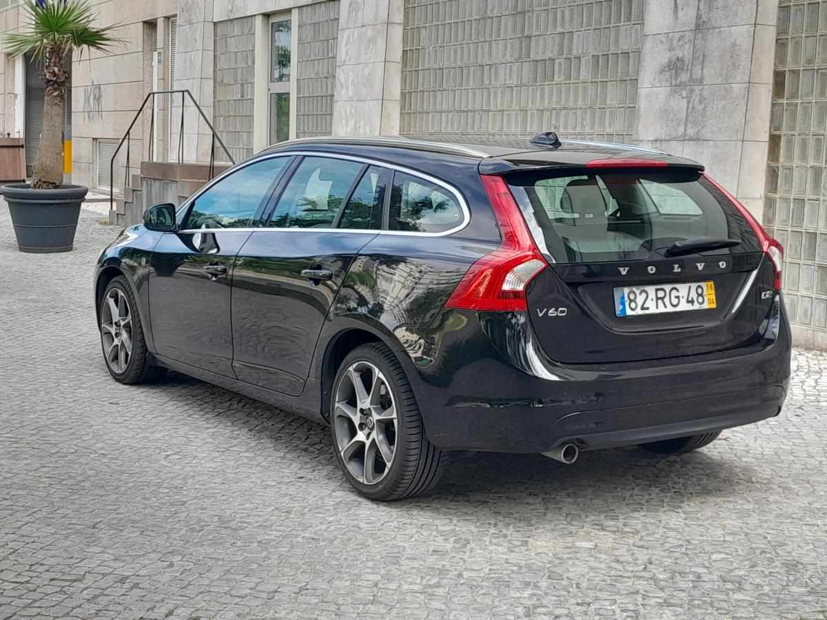 volvo-v60-d4-2-0-2016-diesel-2000cc
