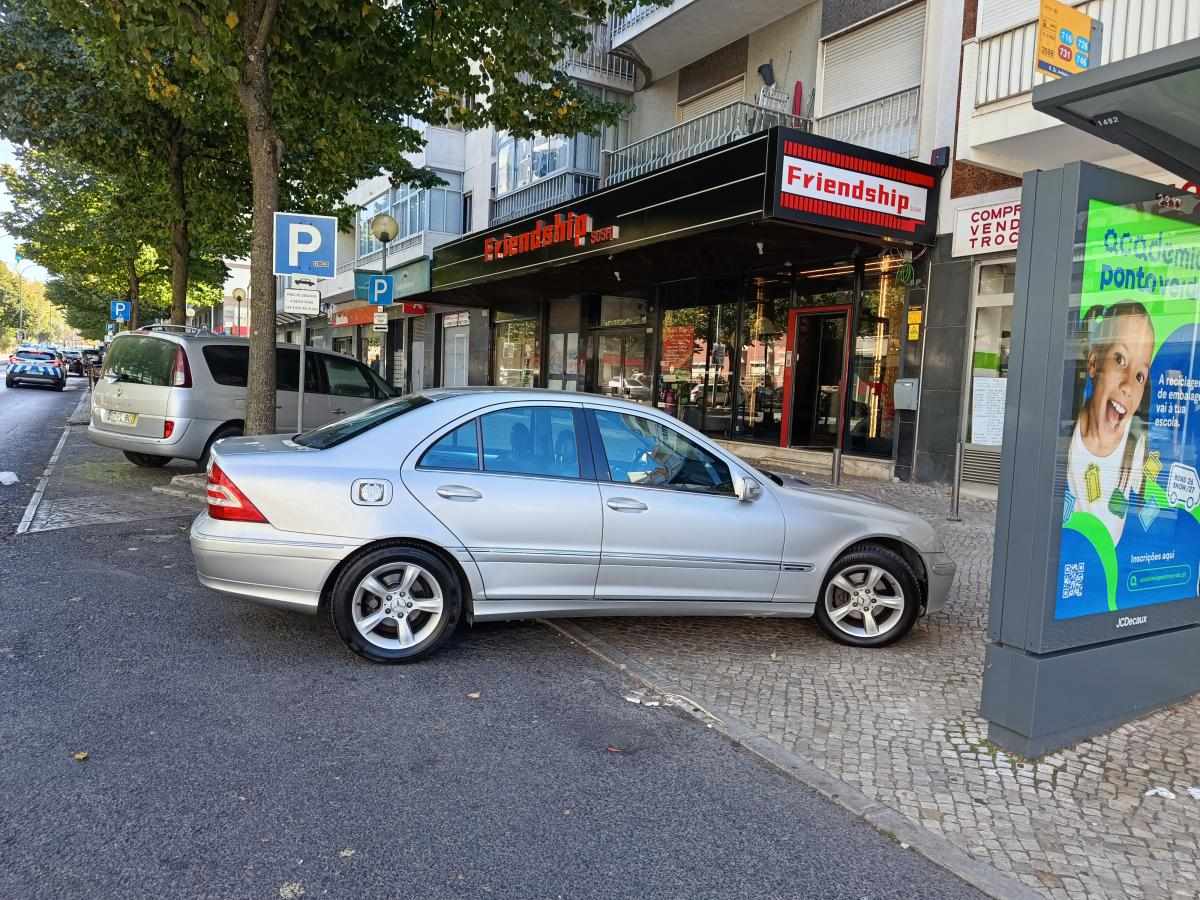 mercedes-benz-classe-c-c-220-cdi-2004-diesel-2148cc