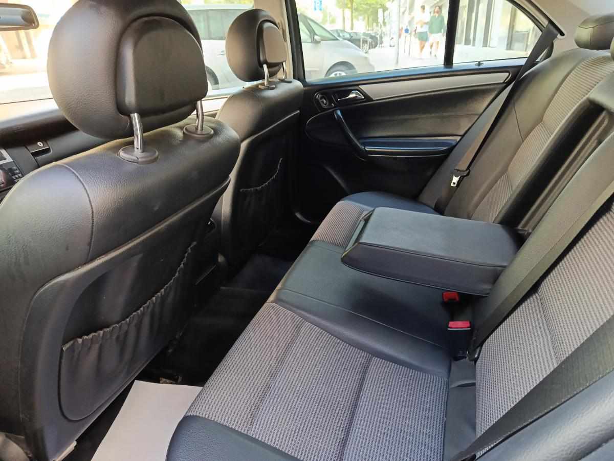 mercedes-benz-classe-c-c-220-cdi-2004-diesel-2148cc
