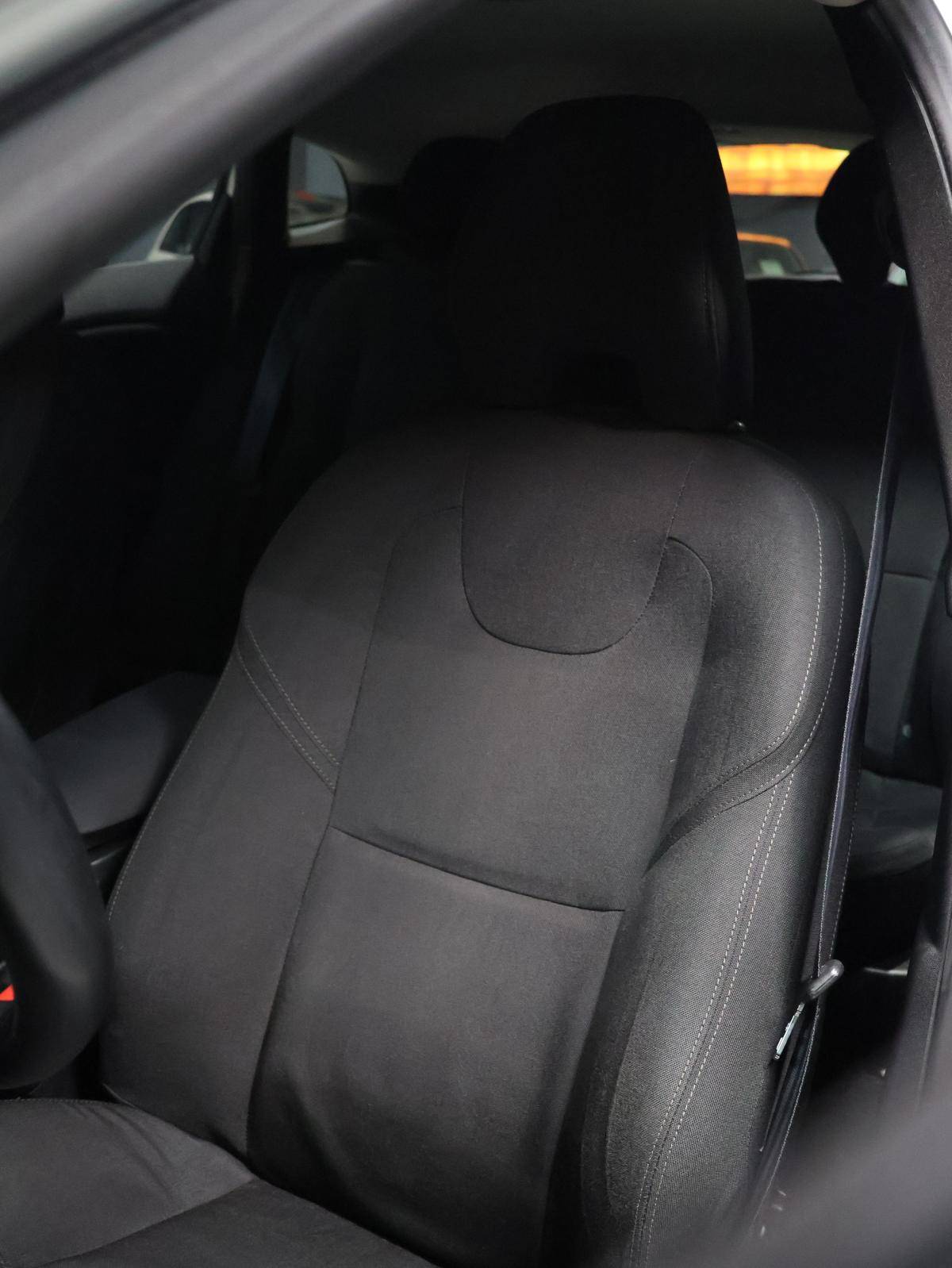 volvo-v40-2013-diesel-1560cc