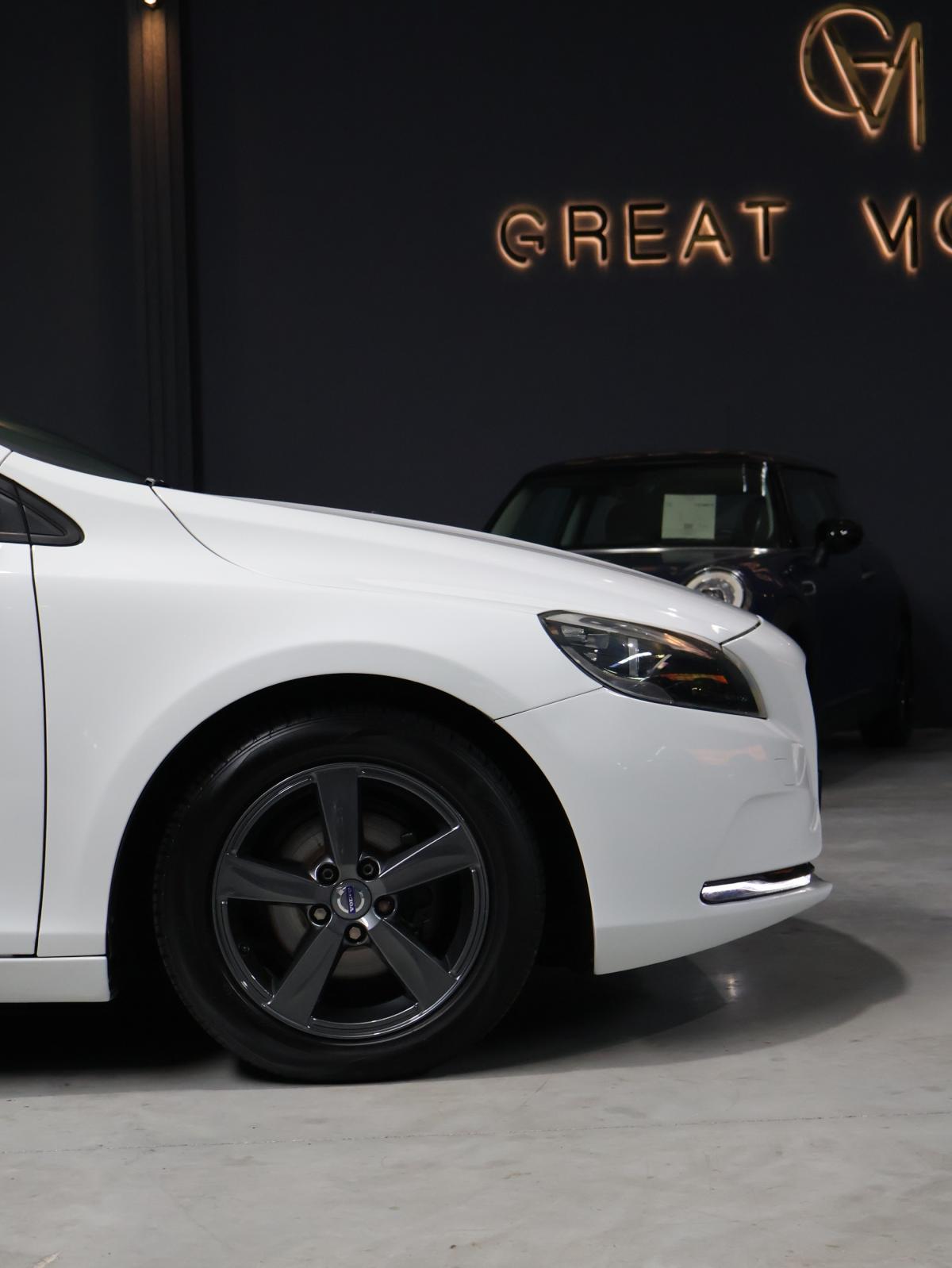 volvo-v40-2013-diesel-1560cc