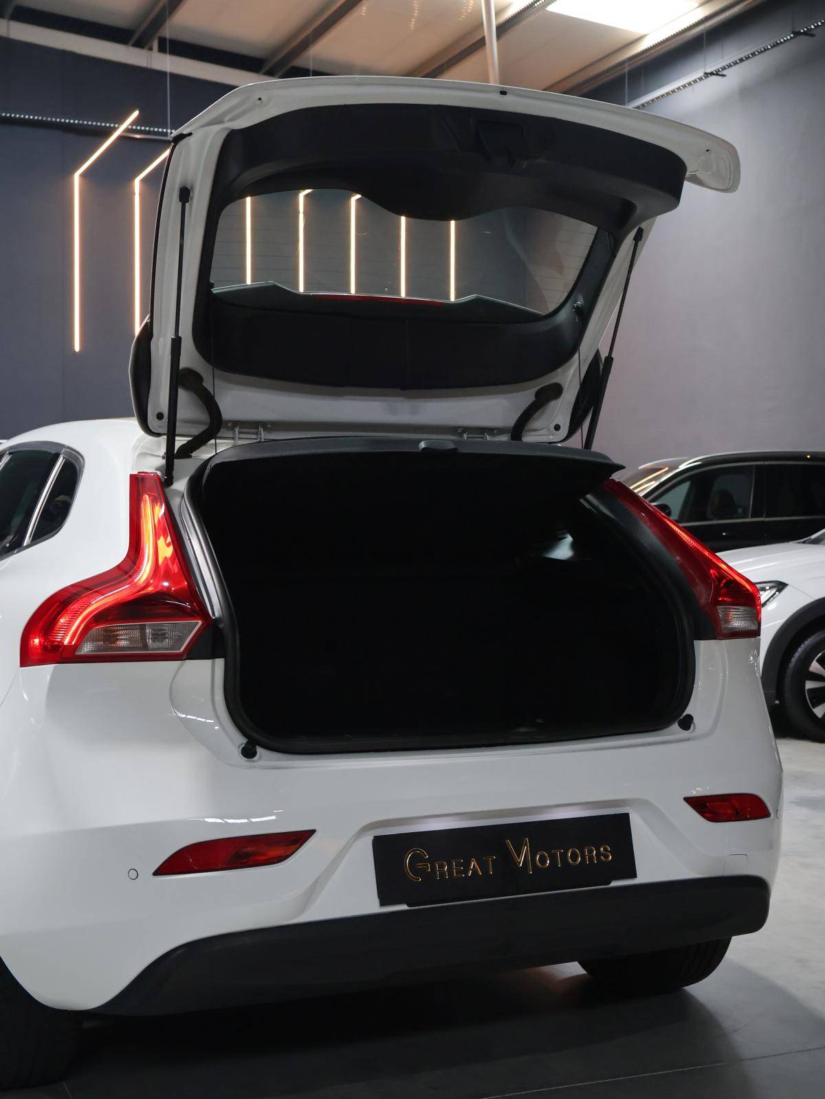 volvo-v40-2013-diesel-1560cc