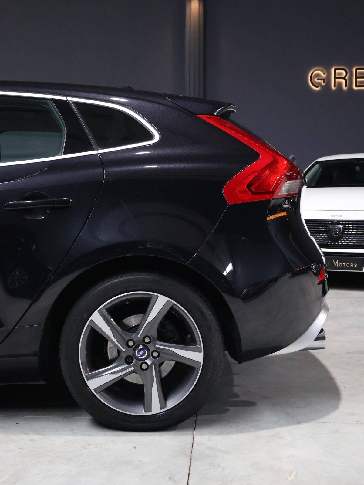volvo-v40-2013-diesel-1560cc