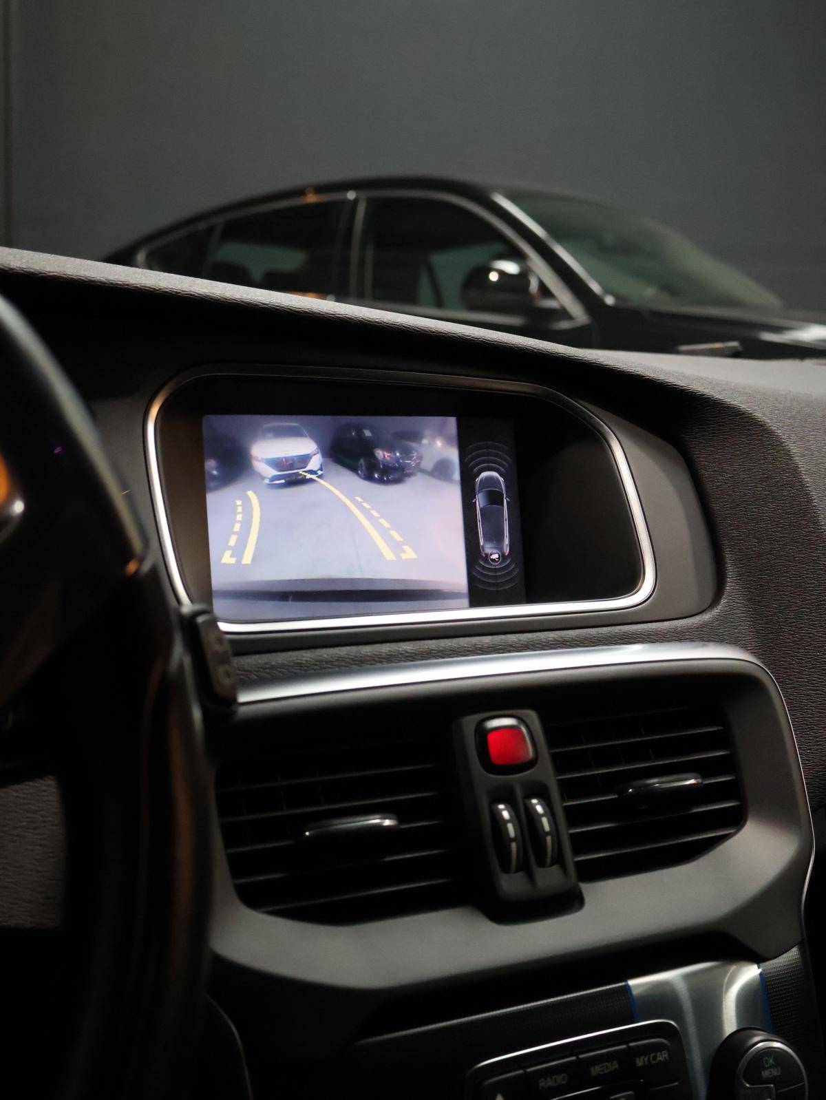 volvo-v40-2013-diesel-1560cc