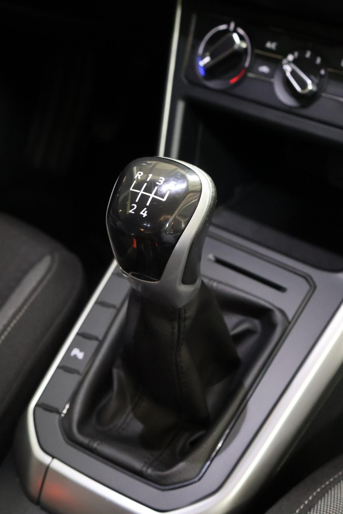 volkswagen-taigo-2023-gasolina-999cc