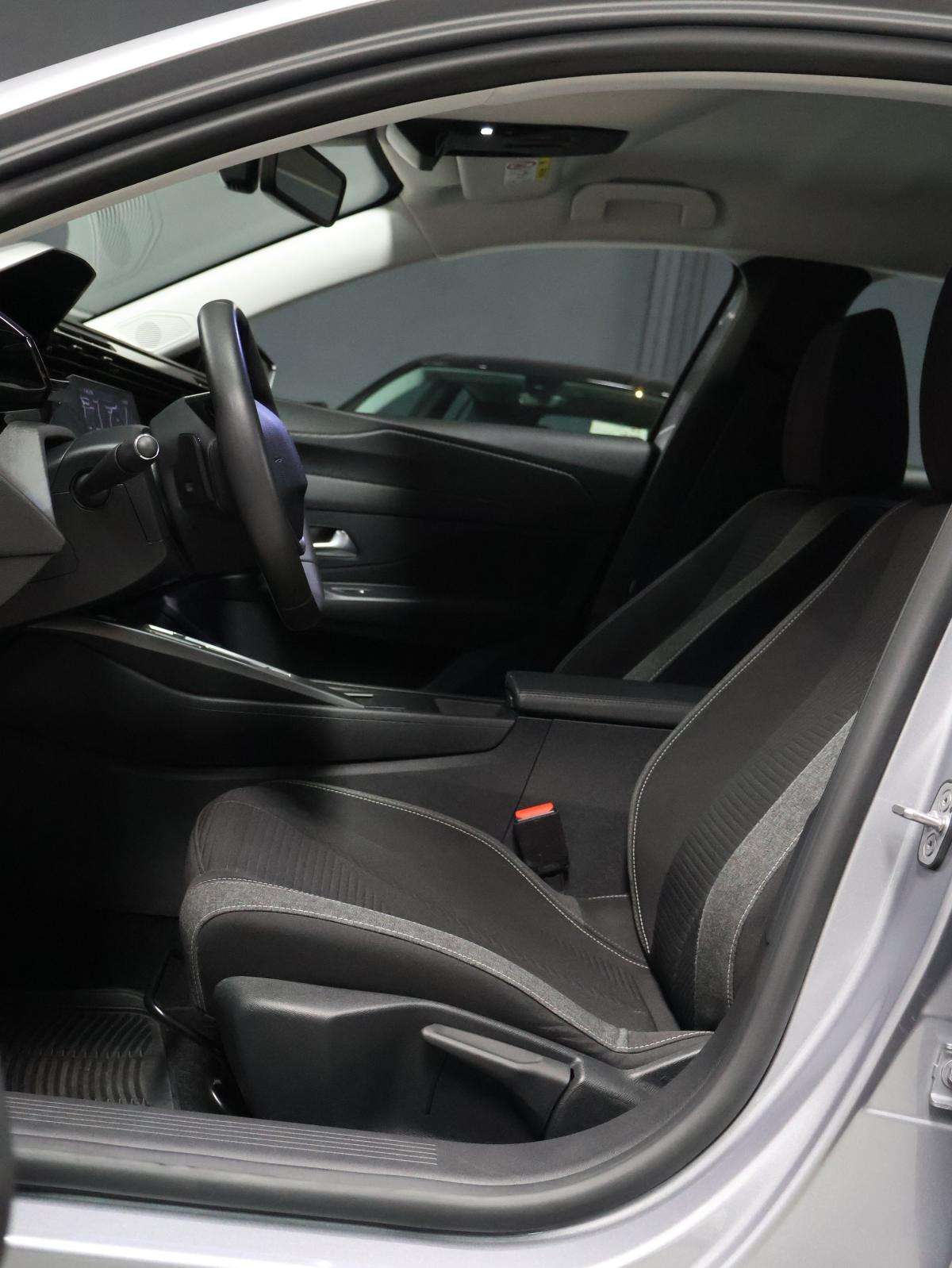 peugeot-308-2023-gasolina-1199cc