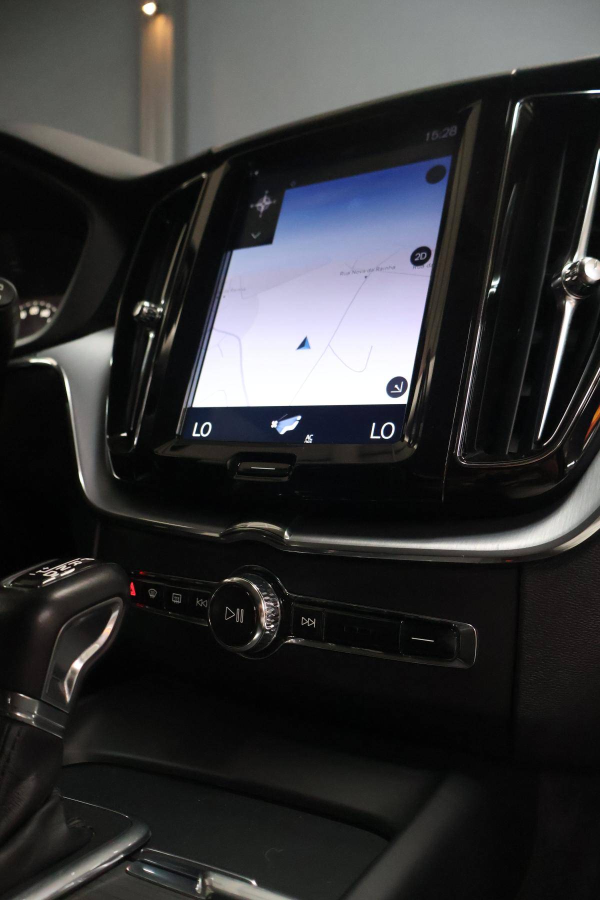 volvo-xc60-2019-diesel-1969cc
