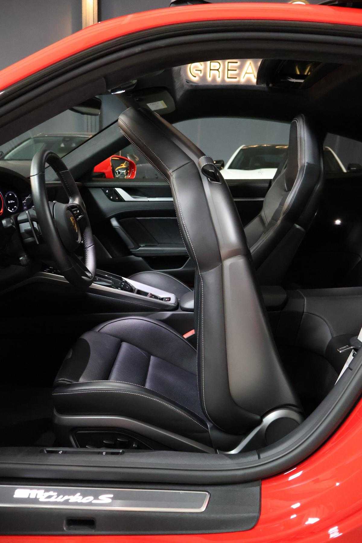 porsche-992-2020-gasolina-3745cc