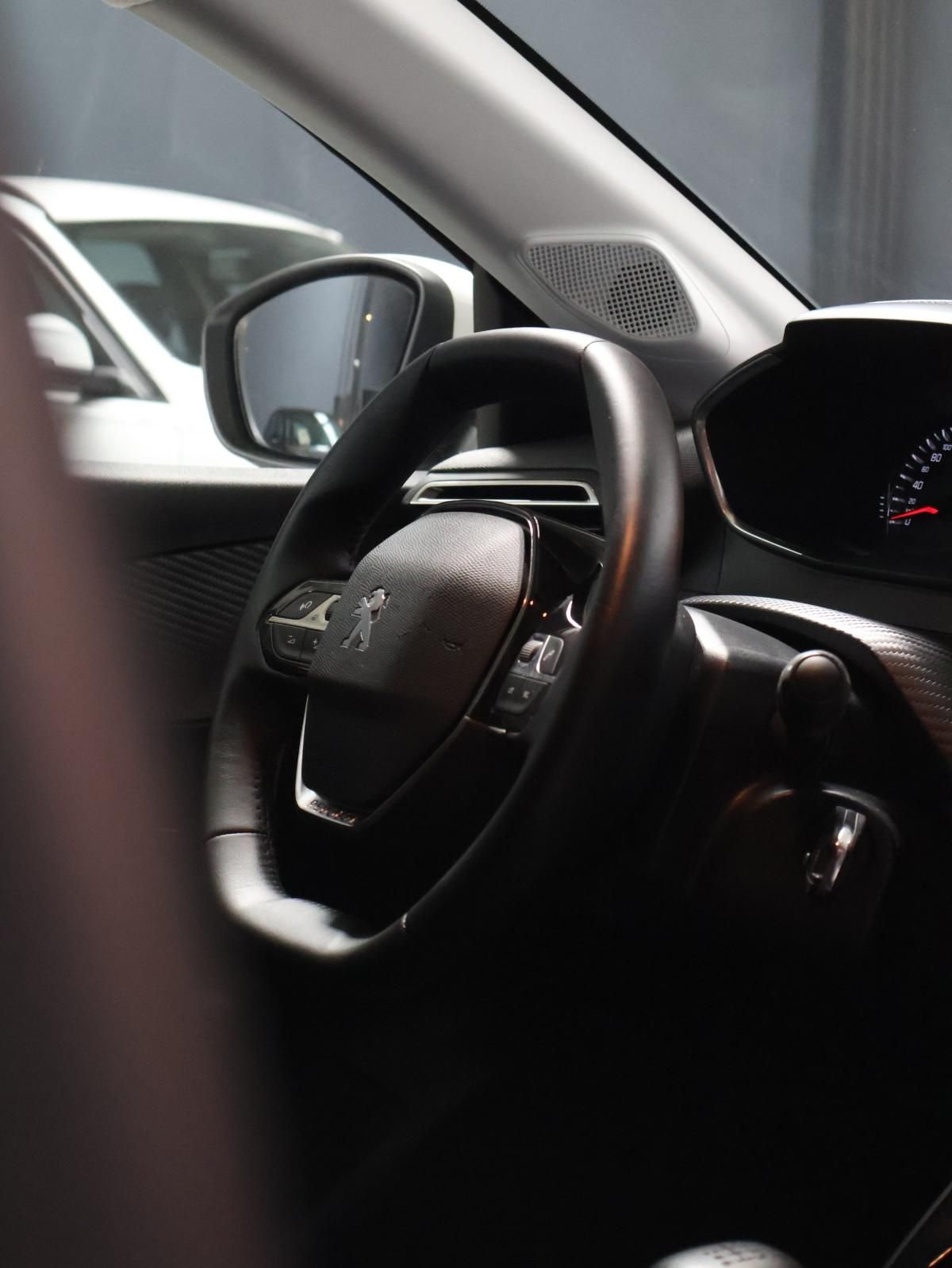 peugeot-208-2021-gasolina-1199cc