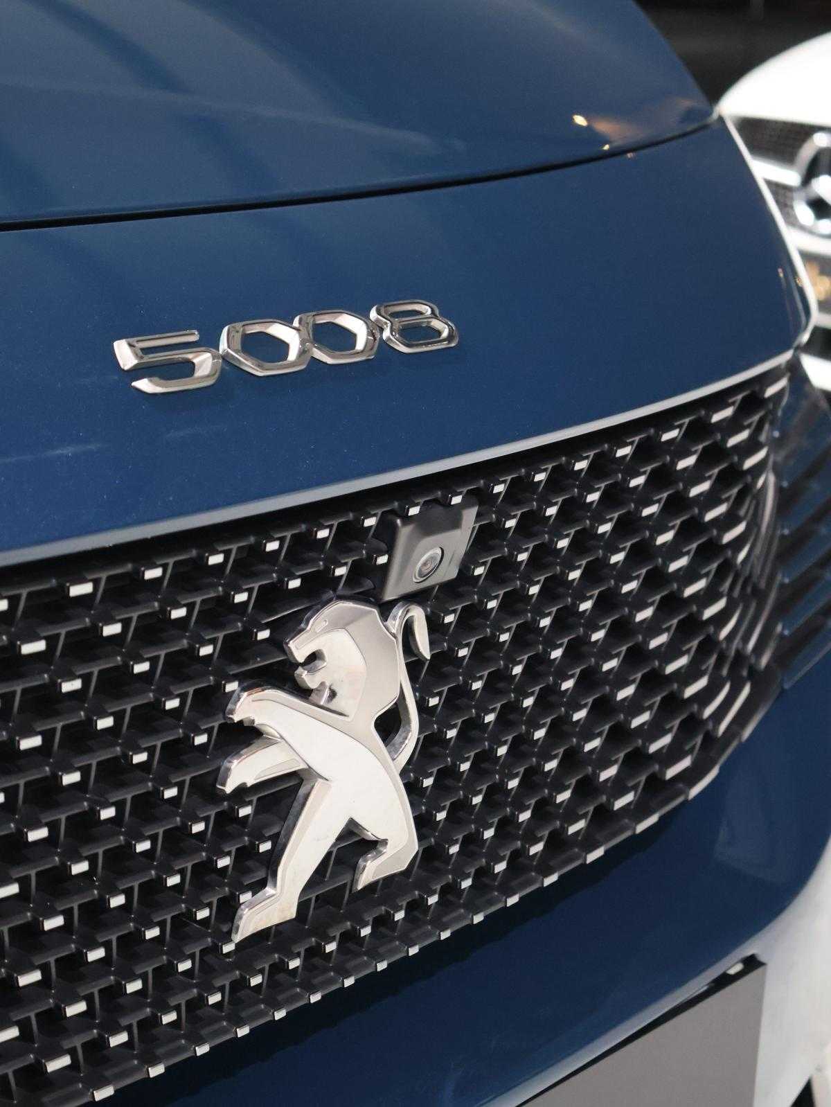 peugeot-5008-2022-gasolina-1199cc