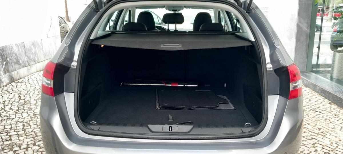 peugeot-308-sw-2017-diesel-1560cc