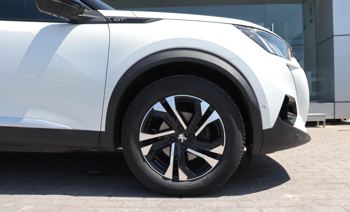 peugeot-2008-2022-gasolina-1199cc