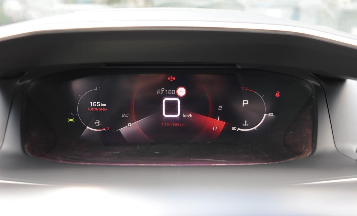 peugeot-2008-2022-gasolina-1199cc