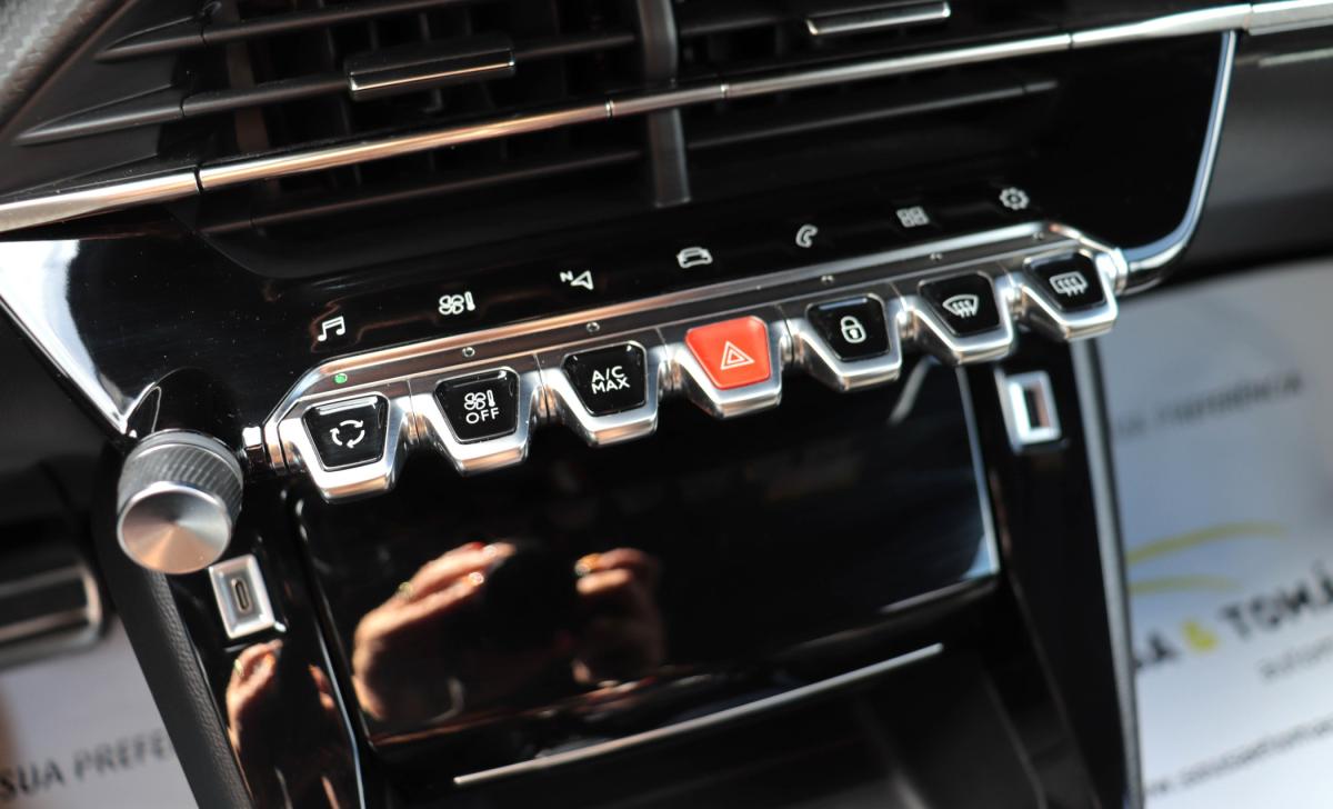 peugeot-2008-2022-gasolina-1199cc
