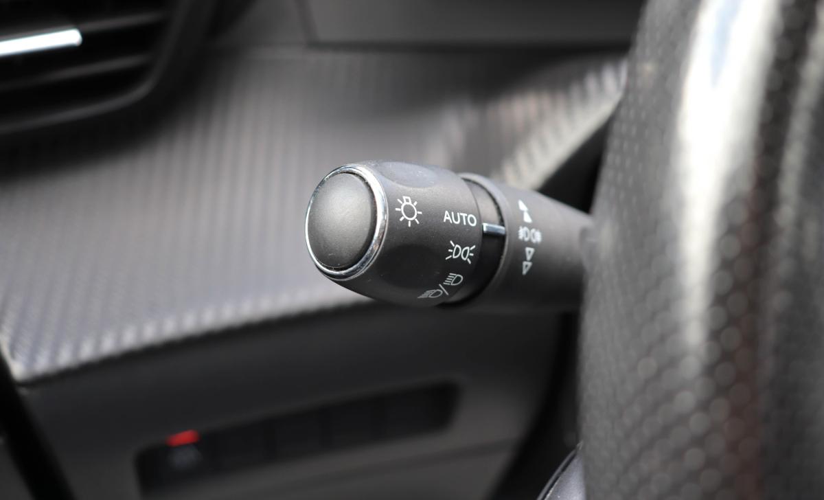 peugeot-2008-2022-gasolina-1199cc