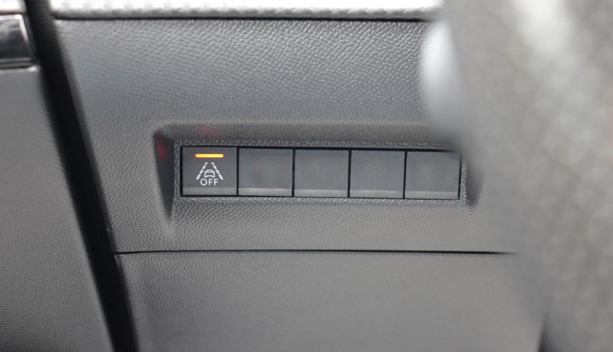 peugeot-2008-2022-gasolina-1199cc