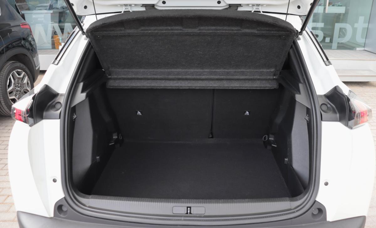peugeot-2008-2022-gasolina-1199cc