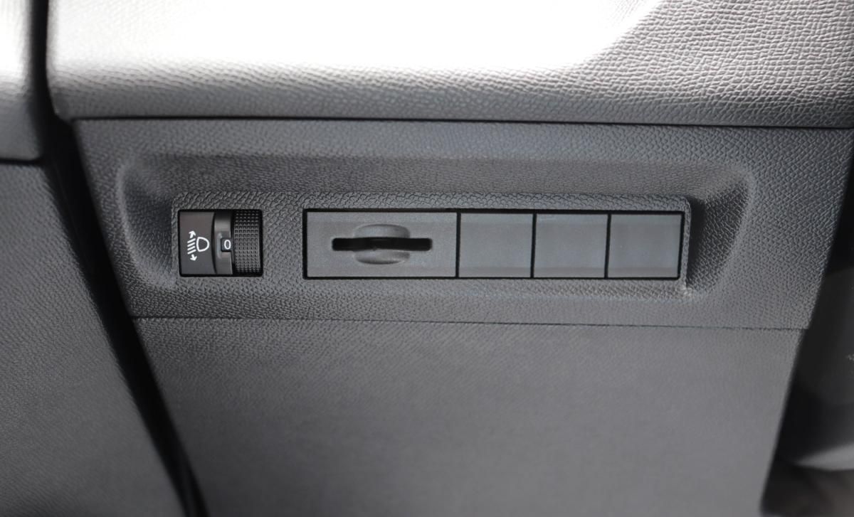 peugeot-308-sw-2024-gasolina-1199cc
