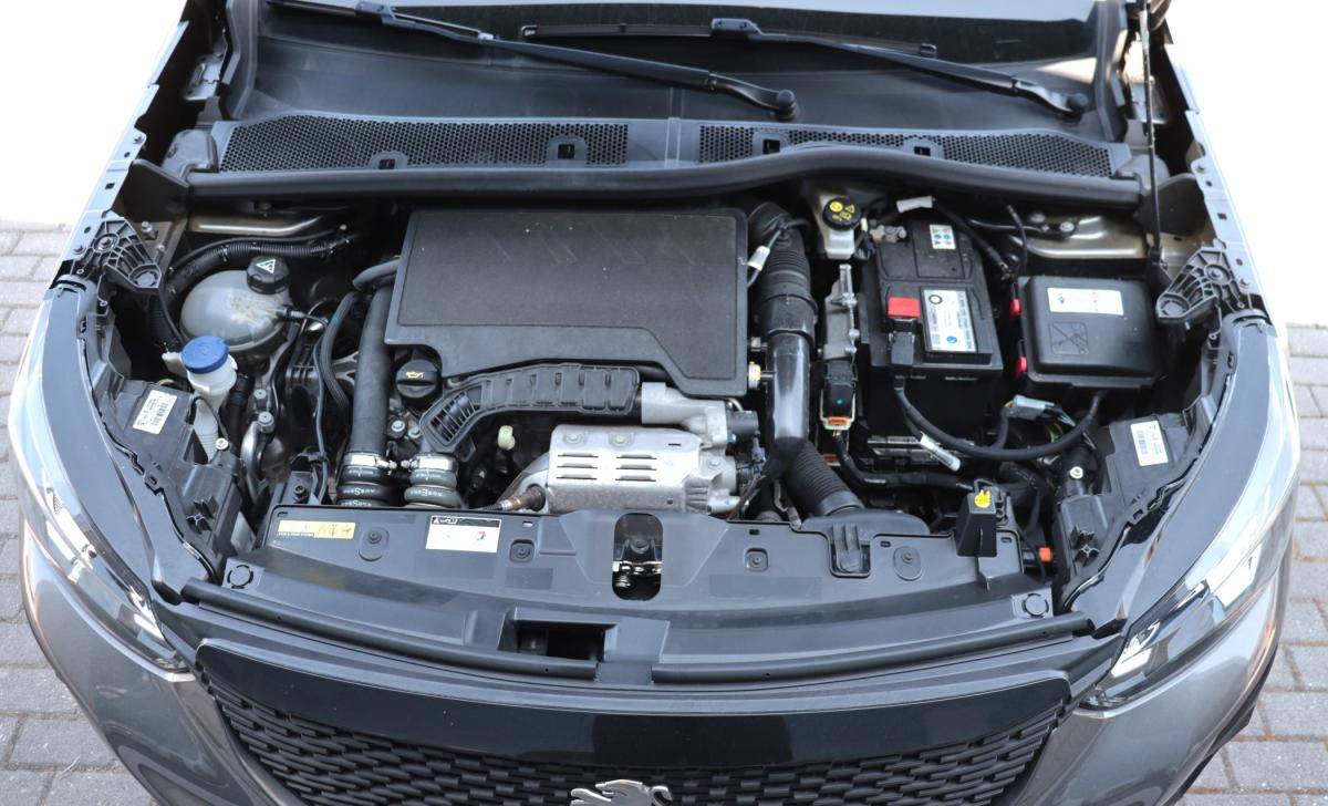peugeot-2008-2021-gasolina-1199cc