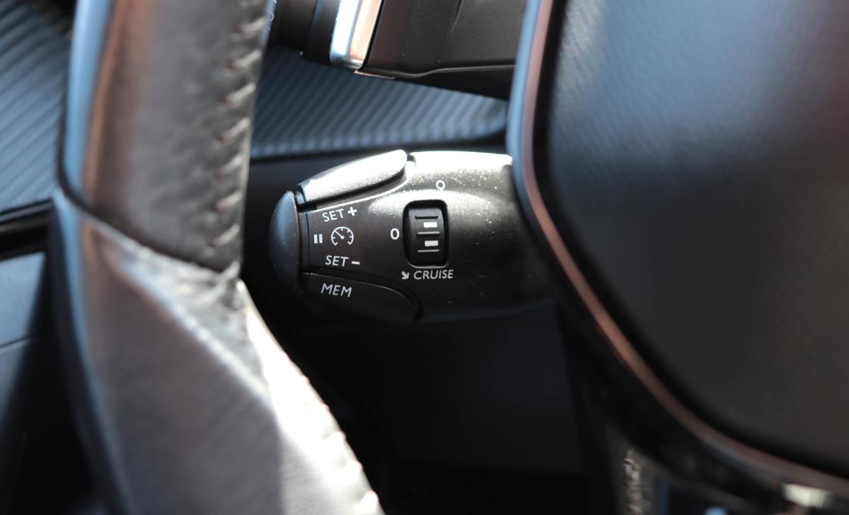 peugeot-2008-2021-gasolina-1199cc