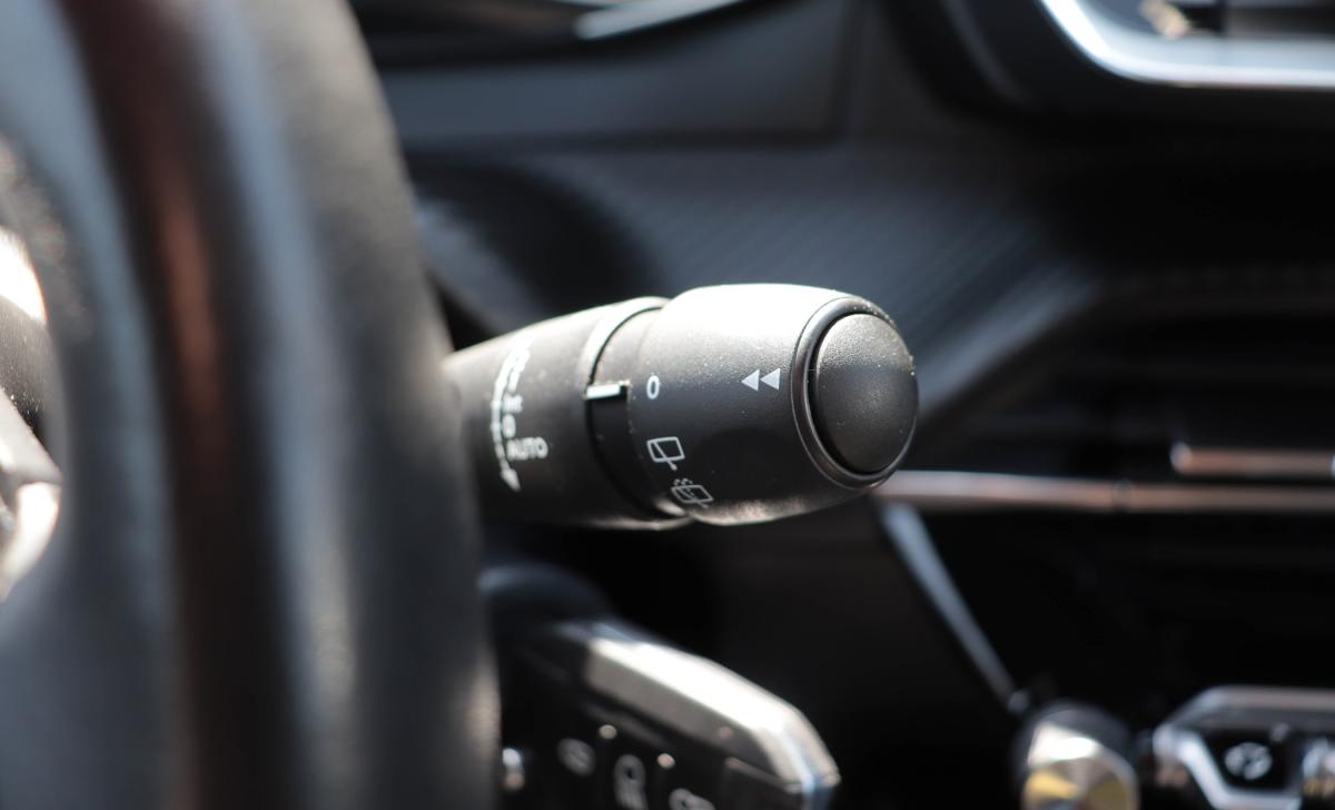 peugeot-2008-2021-gasolina-1199cc