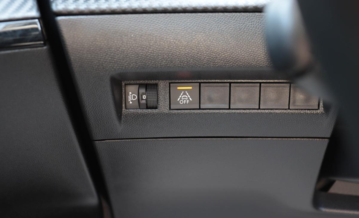 peugeot-2008-2021-gasolina-1199cc
