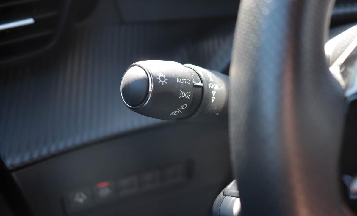 peugeot-2008-2022-gasolina-1199cc