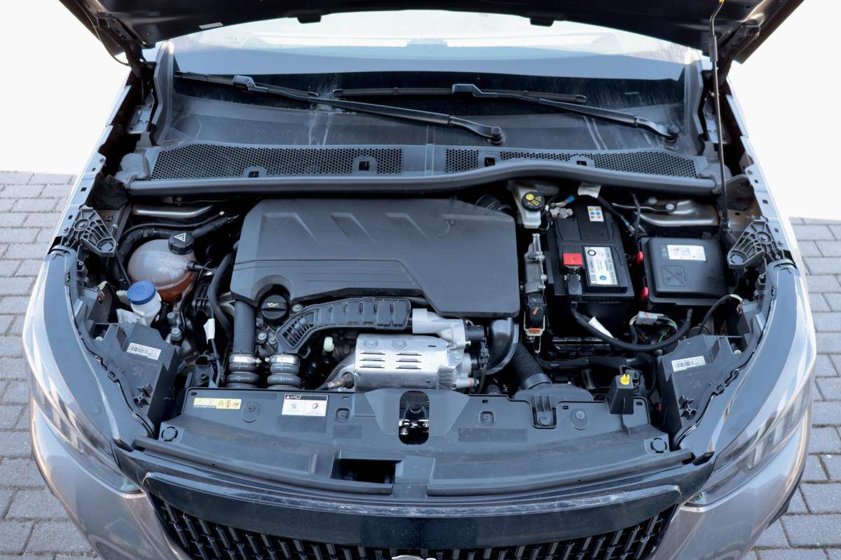 peugeot-2008-2022-gasolina-1199cc