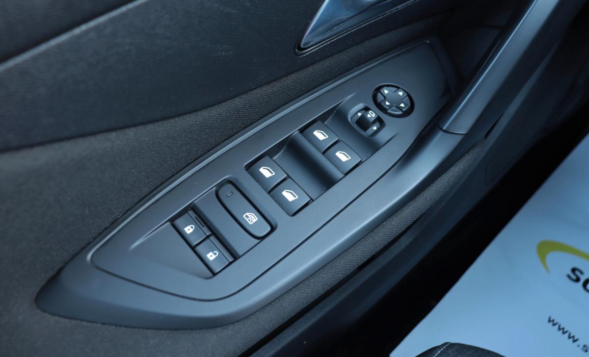 peugeot-308-sw-2024-gasolina-1199cc