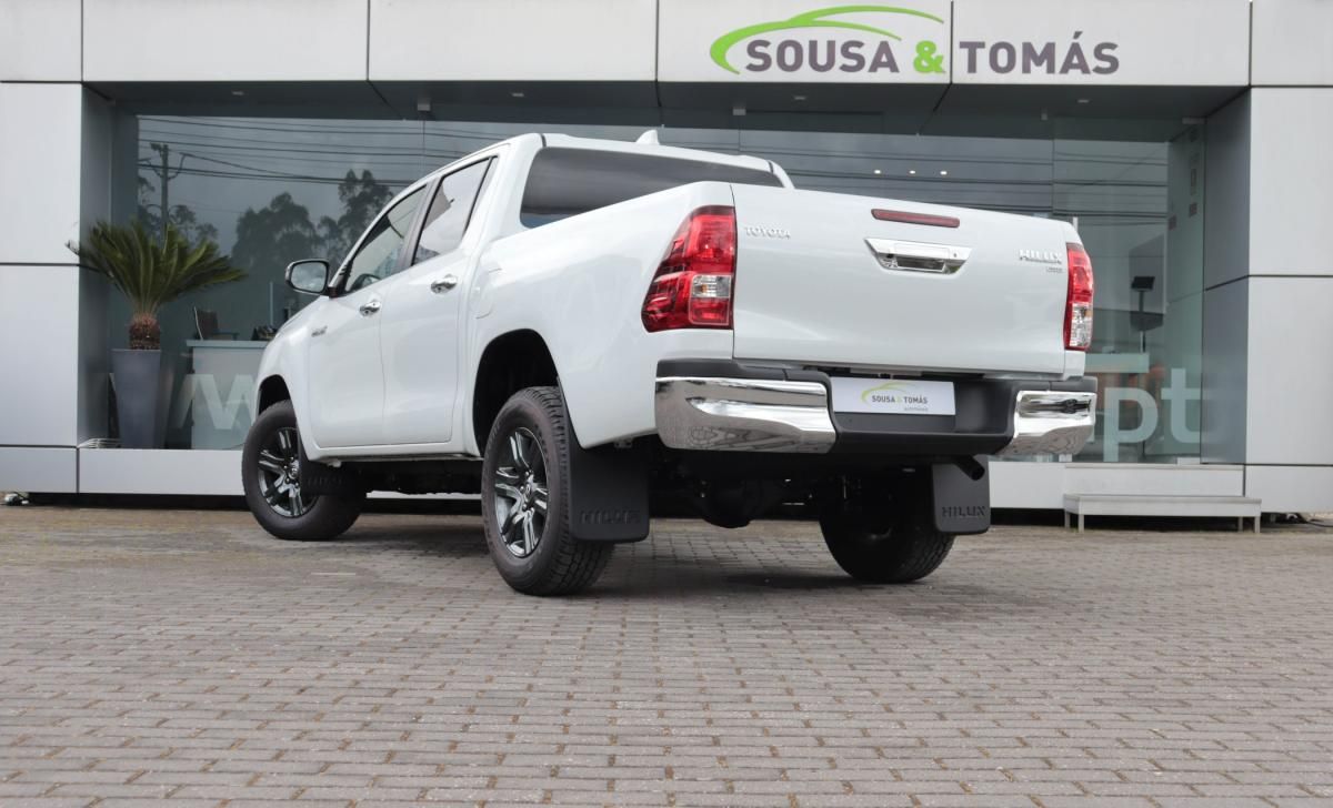 toyota-hilux-2025-diesel-2393cc