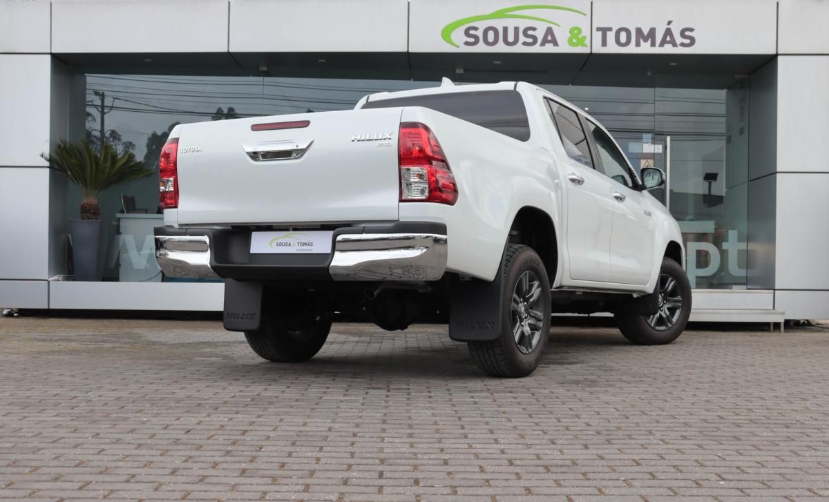toyota-hilux-2025-diesel-2393cc