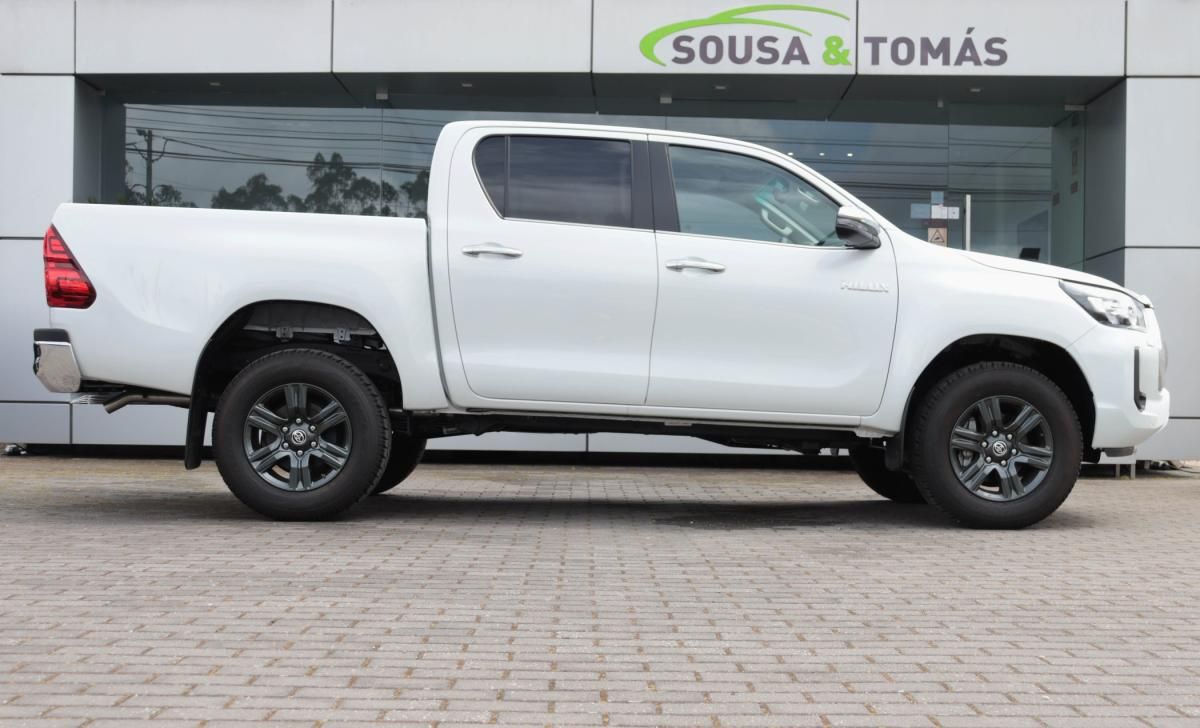 toyota-hilux-2025-diesel-2393cc