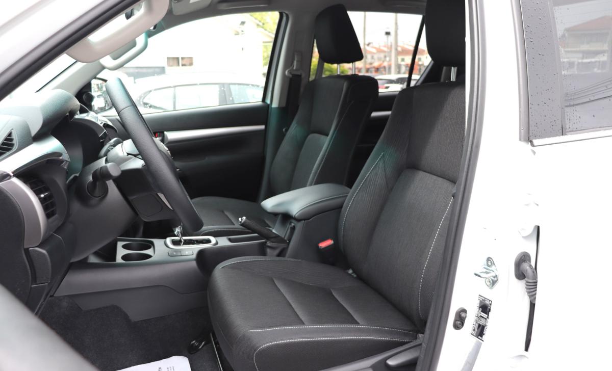 toyota-hilux-2025-diesel-2393cc