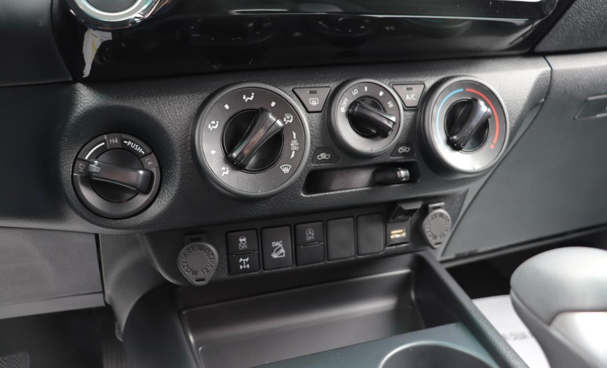 toyota-hilux-2025-diesel-2393cc