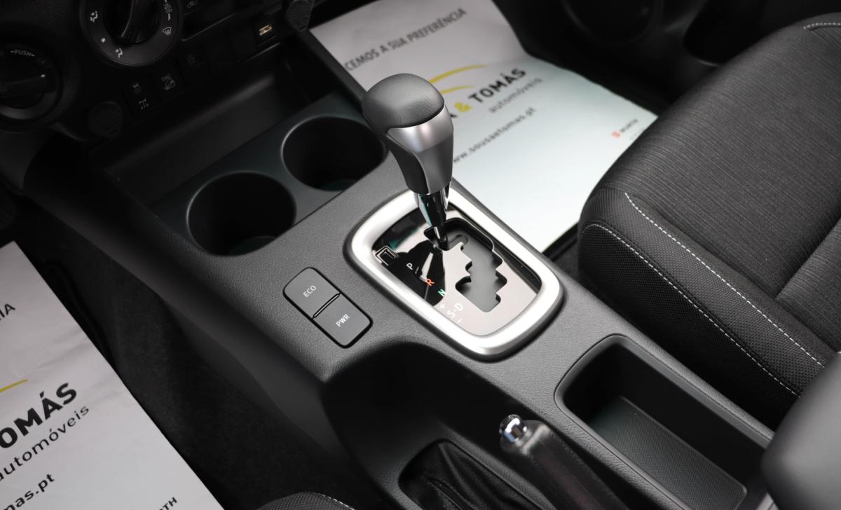 toyota-hilux-2025-diesel-2393cc
