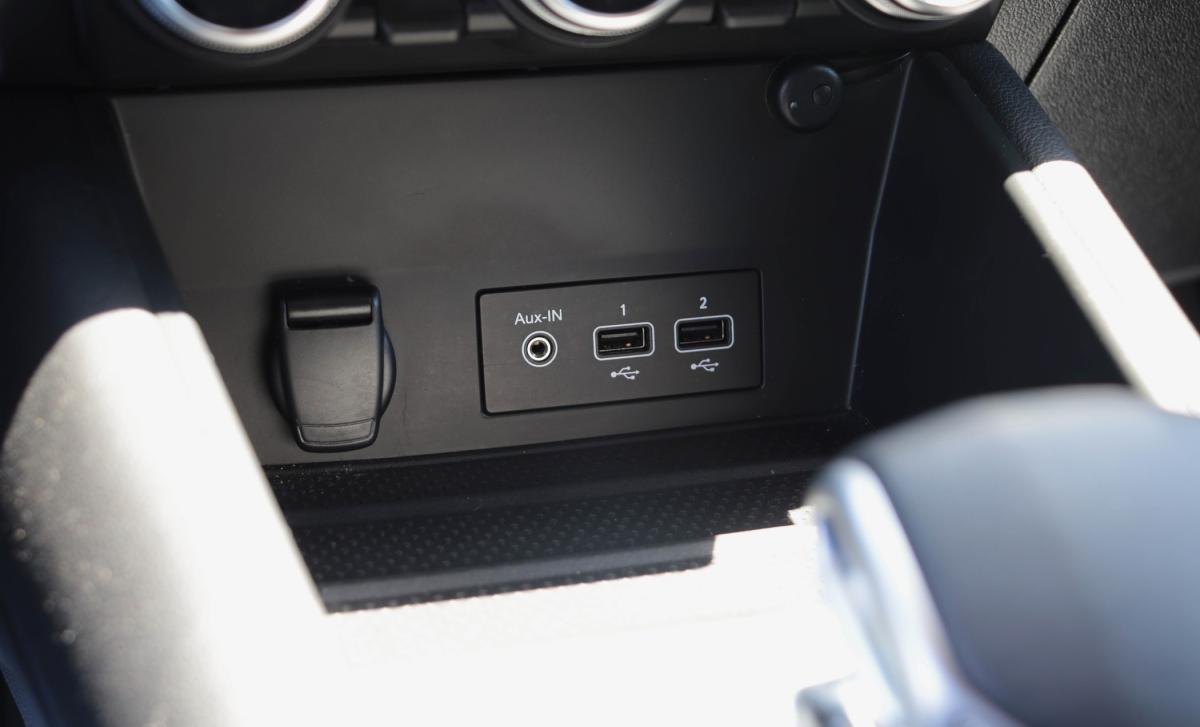 renault-captur-2022-hibrido-a-gasolina-1598cc