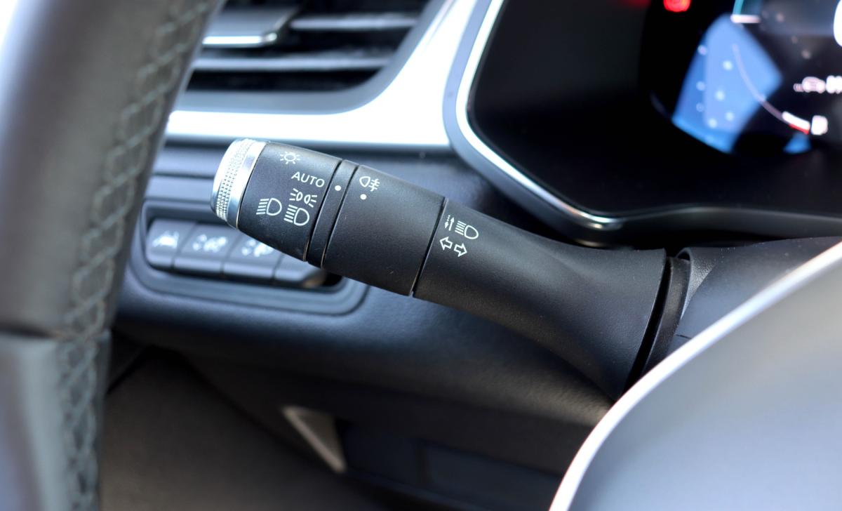 renault-captur-2022-hibrido-a-gasolina-1598cc