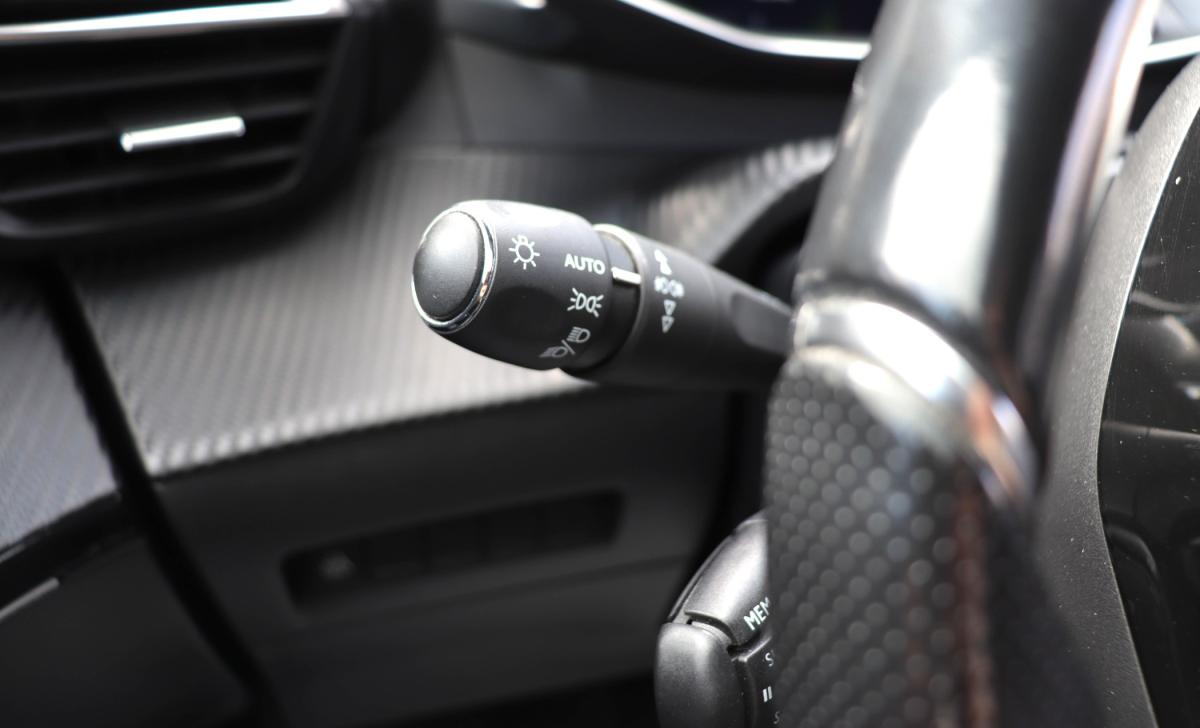 peugeot-2008-2021-diesel-1499cc