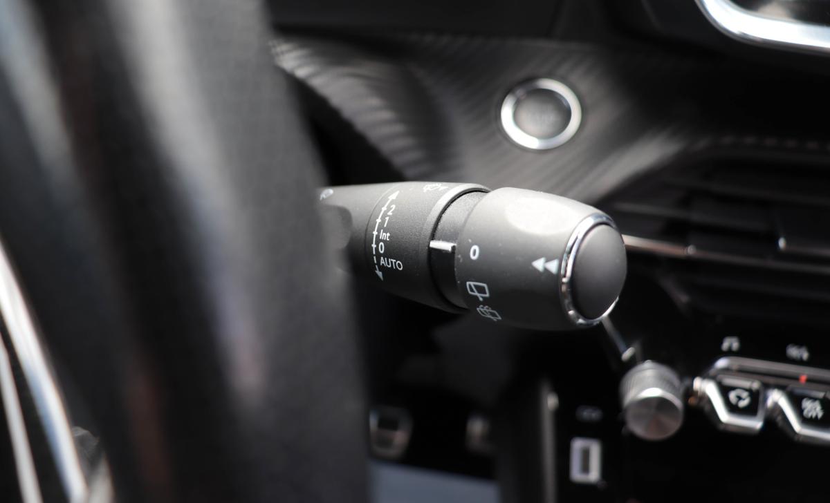 peugeot-2008-2021-diesel-1499cc