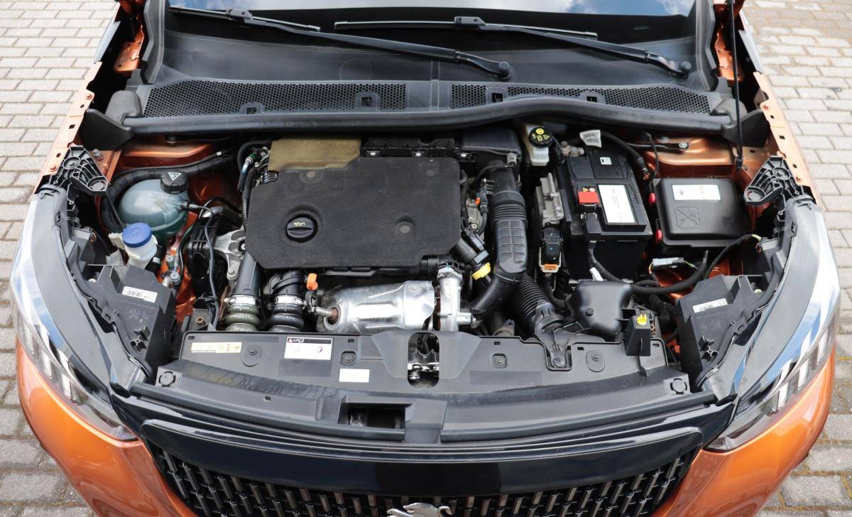 peugeot-2008-2021-diesel-1499cc