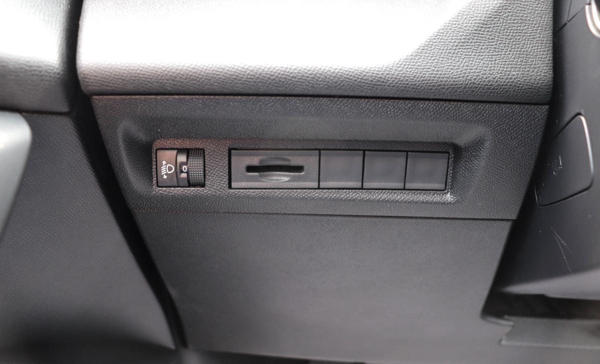 peugeot-308-sw-2022-gasolina-1199cc