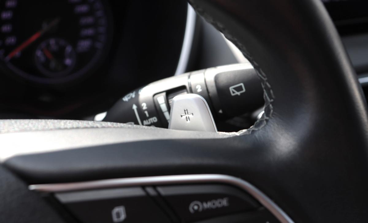 hyundai-santa-fe-2023-hibrido-a-gasolina-1598cc
