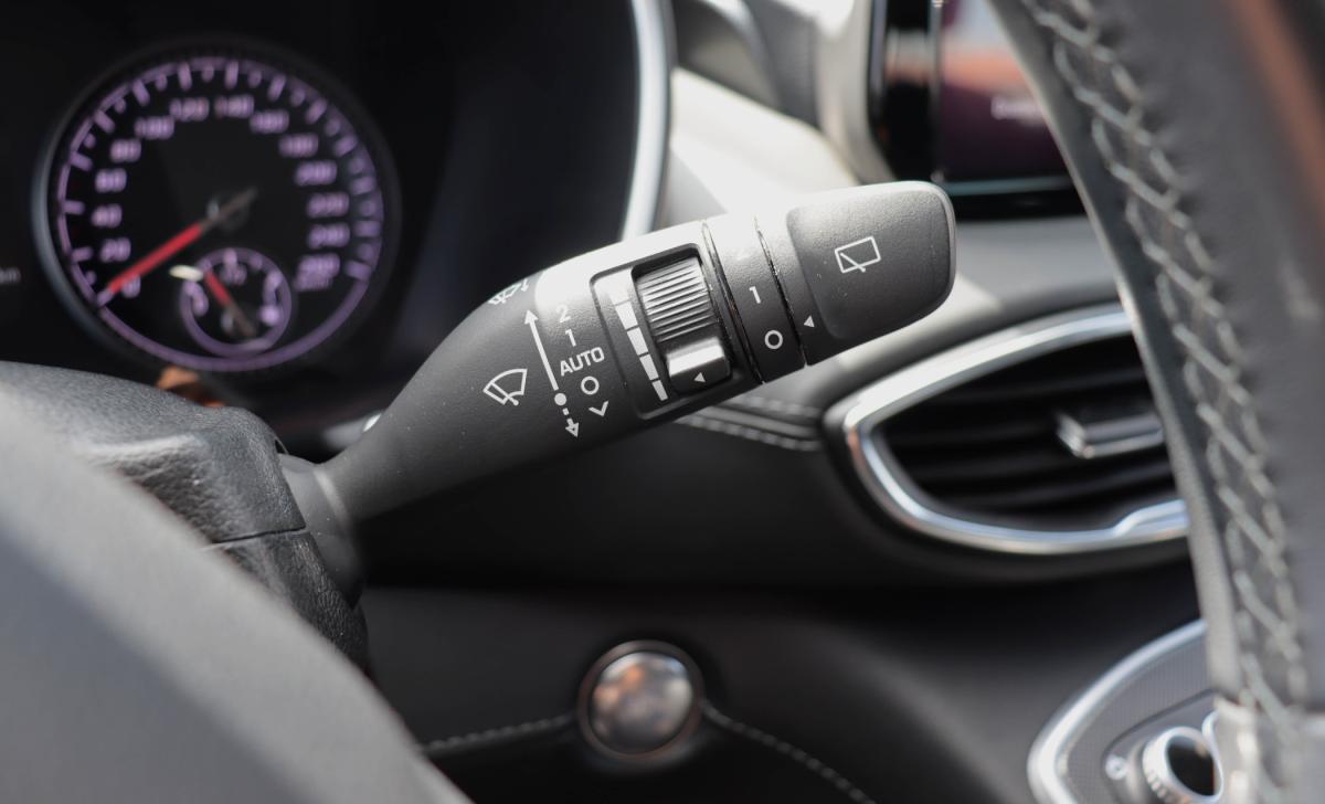 hyundai-santa-fe-2023-hibrido-a-gasolina-1598cc