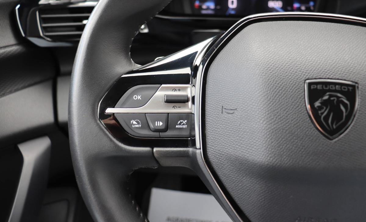 peugeot-308-sw-2024-gasolina-1199cc