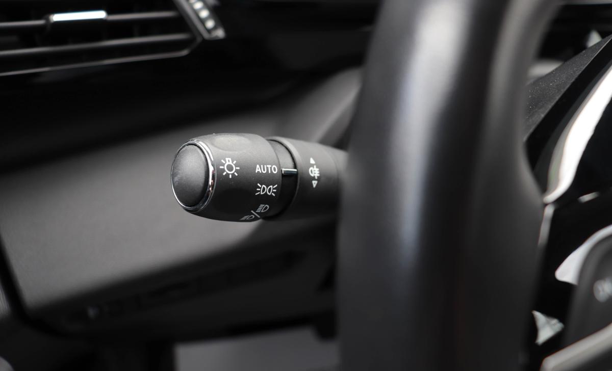 peugeot-308-sw-2024-gasolina-1199cc