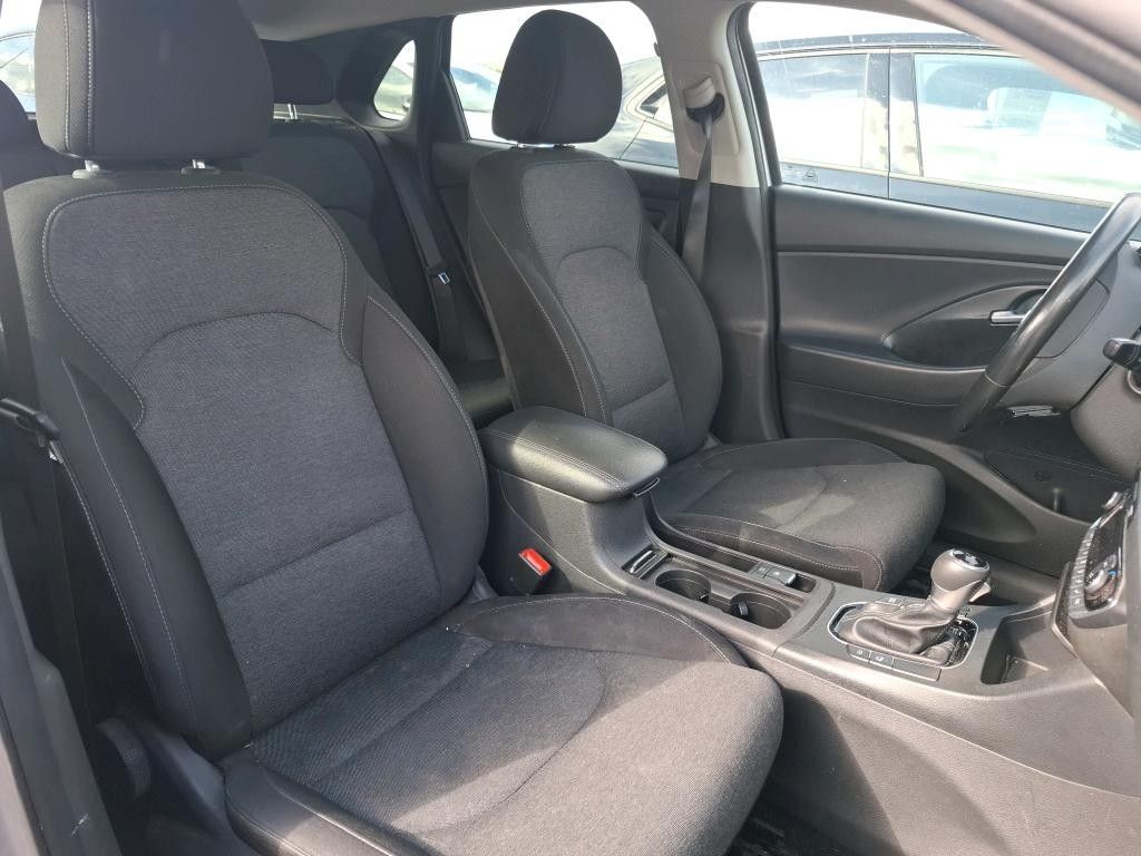 hyundai-i30-2023-gasolina-998cc